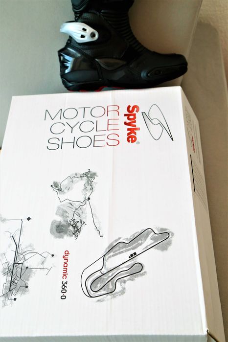 Botas NOVAS Spyke, Nr.40. Pele Ventilada. 50% DESCONTO