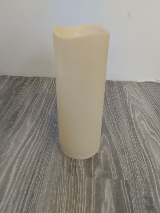 Большая светодиодная свеча, мерцающая