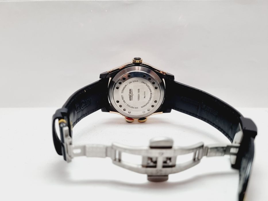 Золотые часы Vulcain X-Treme GMT 105924.159