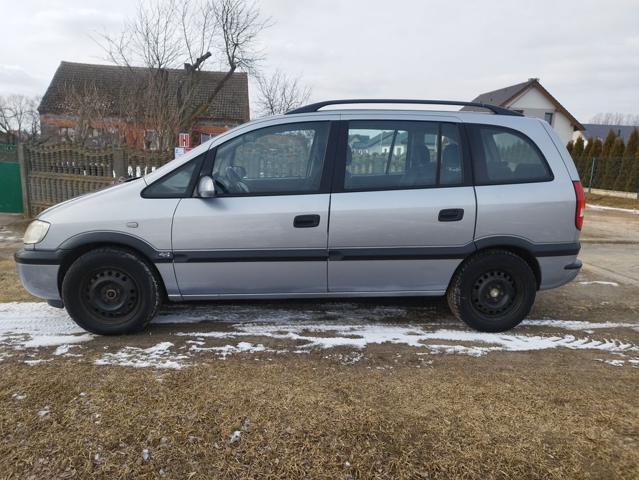 Ekonomiczny Opel Zafira 2.0 diesel 2002 rok 7 osoby