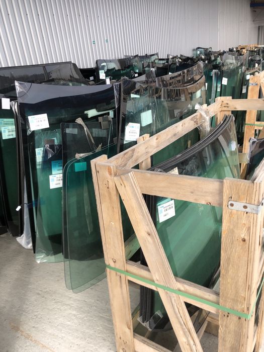 Лобовое стекло (склад)