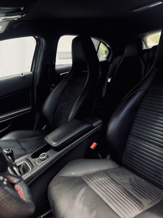 Mercedes-Benz A 180 AMG Line • 2013
