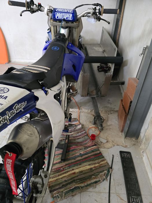 Yamaha YZ450F - averbada 35Kw (Carta A2)