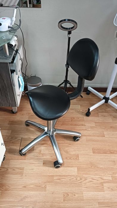 Vendo cadeiras profissional e cliente