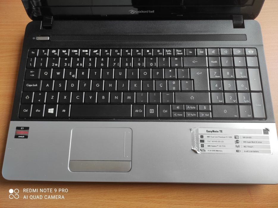 Computador portátil Packard Bell EasyNote TE com avaria na board