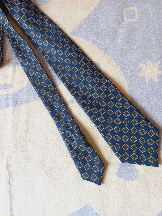 Синий галстук деловой  в точку классика варианты бренды