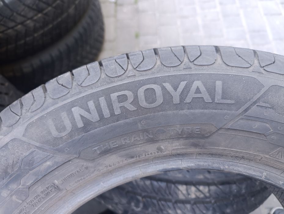 Шини пара 205 65 16с  Uniroyal