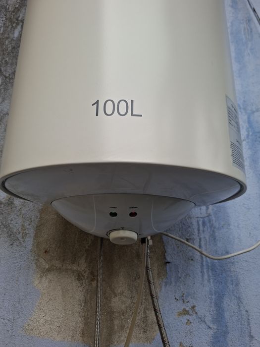 Termoacumulador de 100L como novo.
