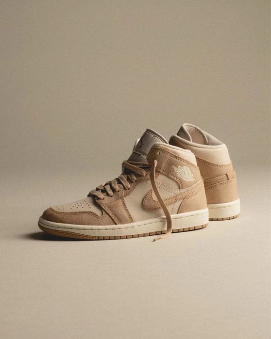 Оригінальні кросівки Nike Air Jordan 1 Retro Mid SE Beige