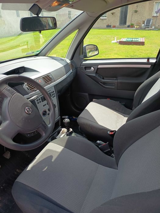 Opel Meriva srebrny