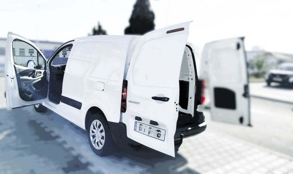 Peugeot Partner 1.6 Blue-HDi Full Extras, Muito boa.