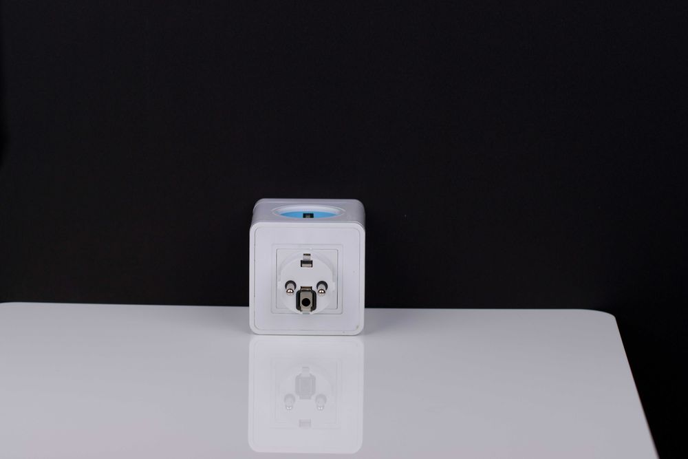 Adaptador Triple Cubo con USB - Desenho Compacto