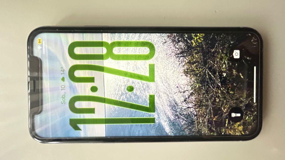Smartfon IPhone 11