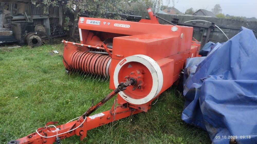 Прес для соломи сіна