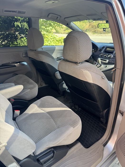 Mitsubishi Grandis 2,4 газ,автомат