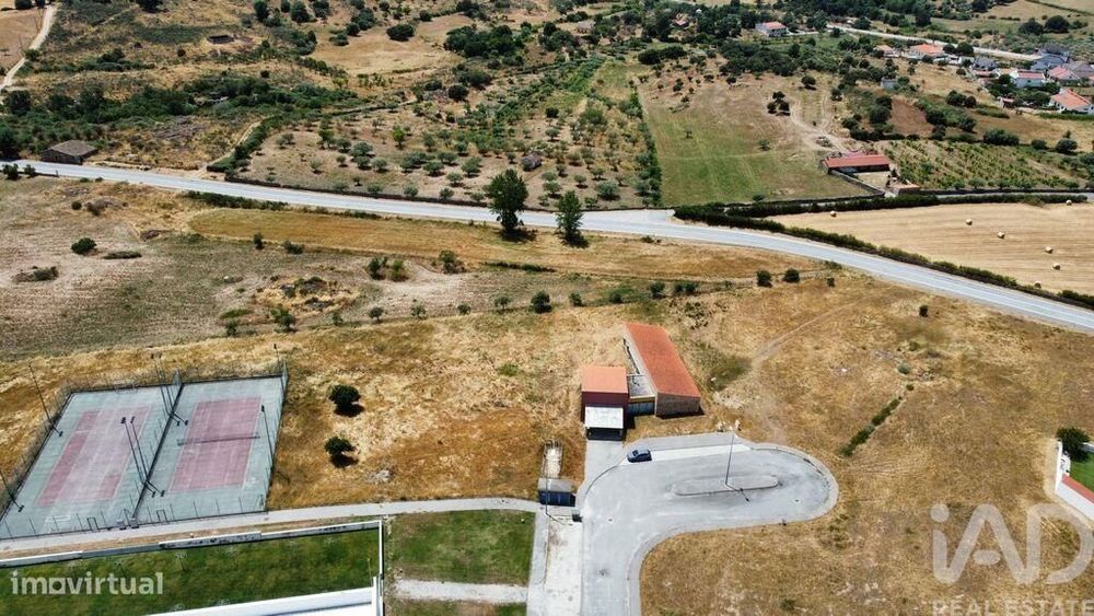 Terreno em Almeida de 616,00 m2