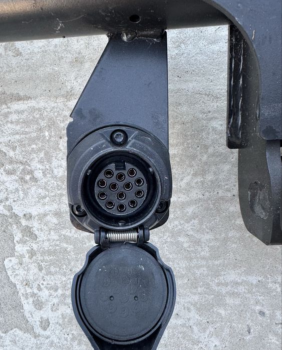 Tesla Model Y причіпний пристрій , фаркоп