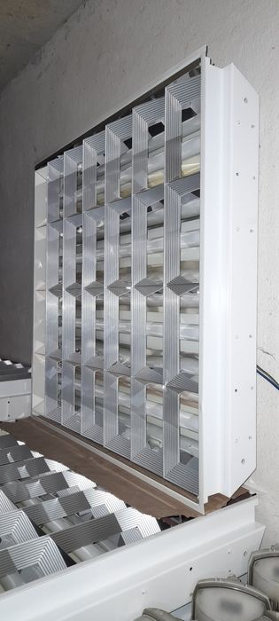 Lampy rastrowe kasetonowe