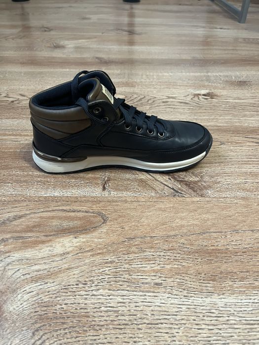 Демисезонные ботинки Levis размер 38