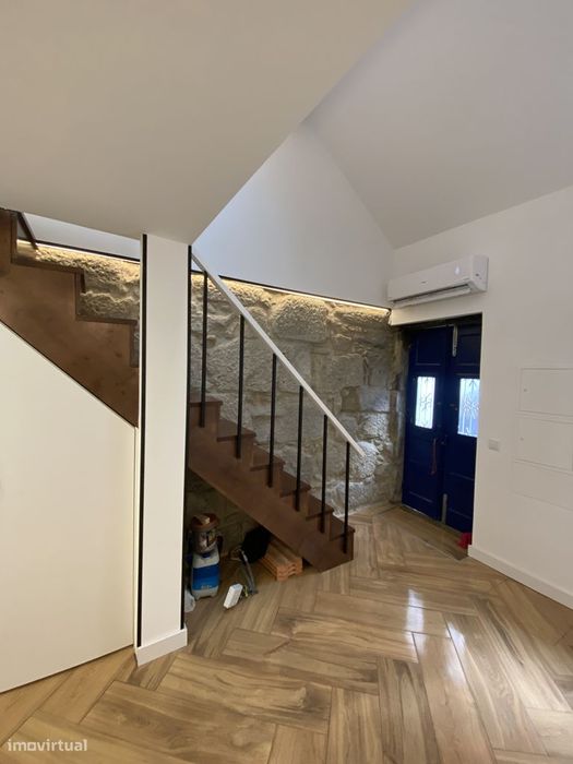 Estúdio com Mezzanino para venda – Trindade / Centro do Porto