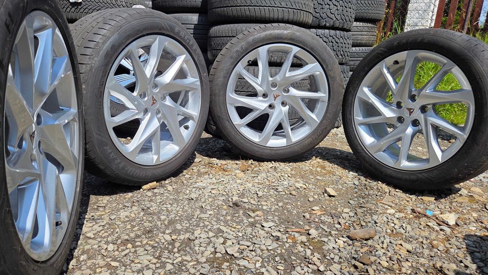 Koła Seat Cupra Formentor Leon ST Skoda Superb Octavia Karoq VW Golf Passat Arteon T-Roc Audi A3 S3 Q2 Q3 18 cali 5x112 ET 40
