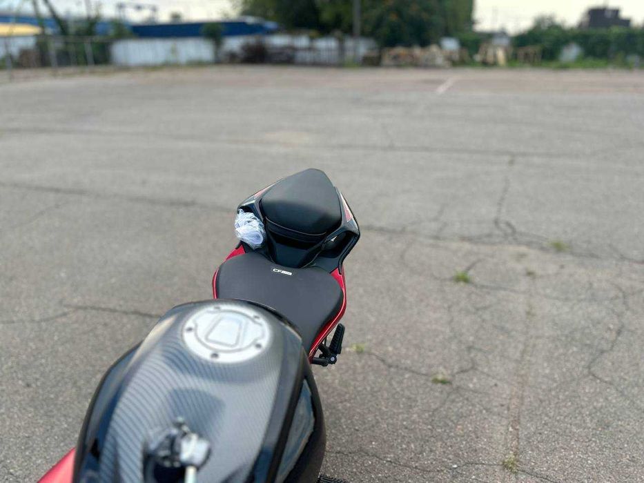 Один на все місто! Мотоцикл CFMOTO 250SR LITE