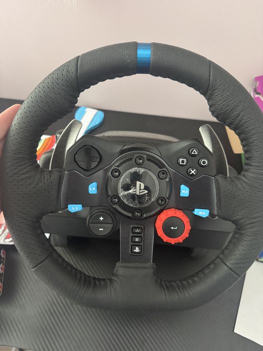 Sprzedam kierownice i pedaly Logitech g29