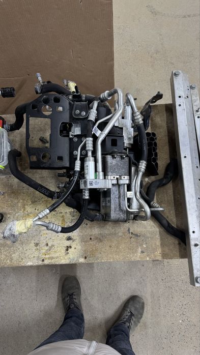 Audi etron кондиціонер, вся ліва частина в зборі e-tron, etrone, етрон