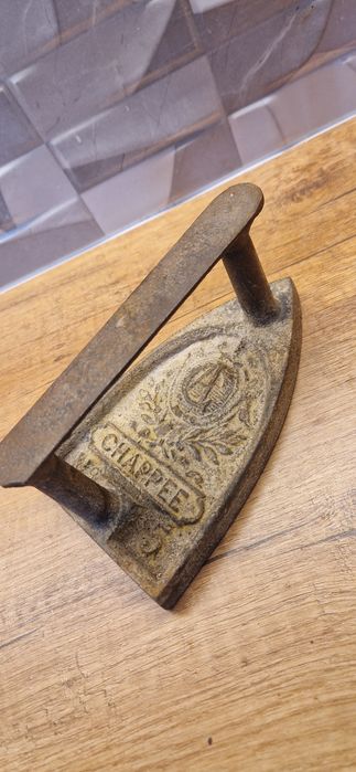 Stare francuskie żelazko numerowane