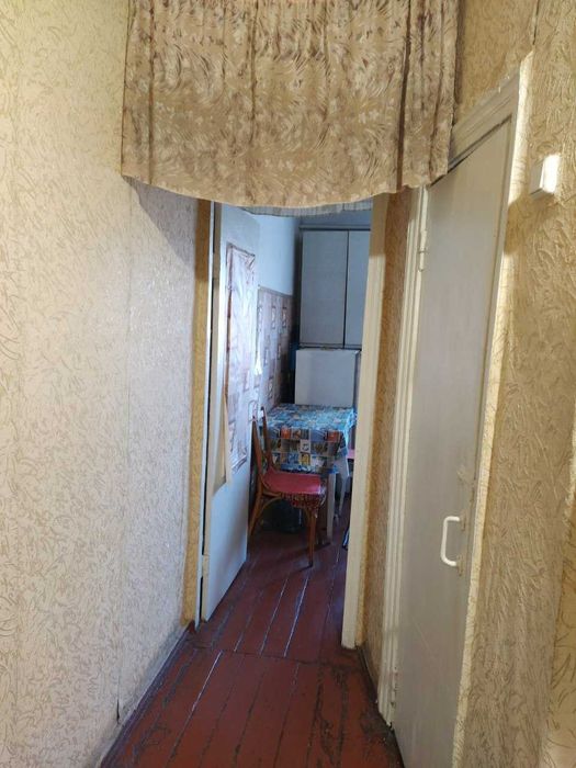 Продам 2-кімнатну квартиру з гаражем в центрі м.Тростянець.