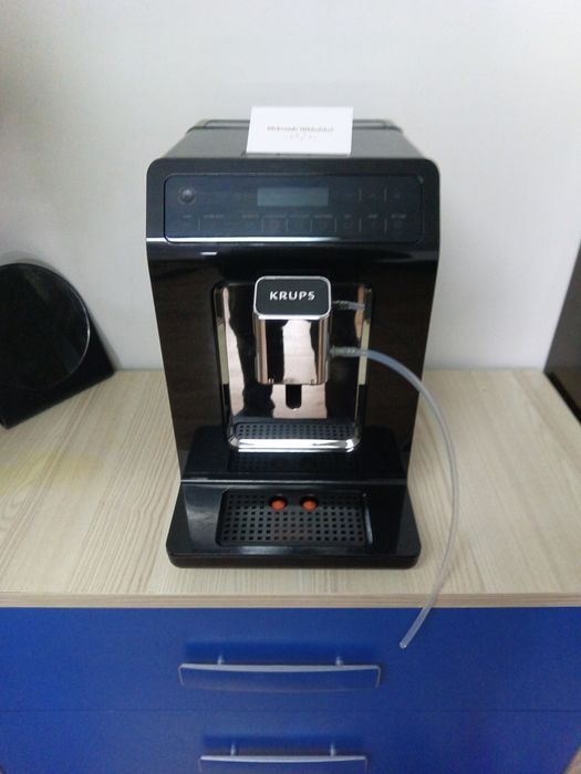 Продам   кавомашину  кофеварка кофемашина Krups