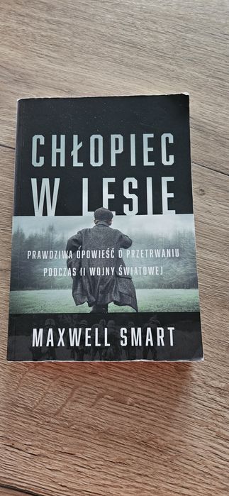 Chłopiec w lesie maxwell smart