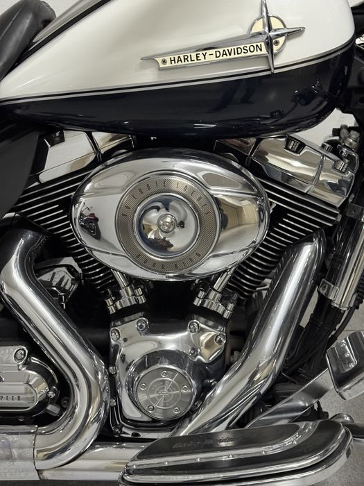 Harley davidson road king police