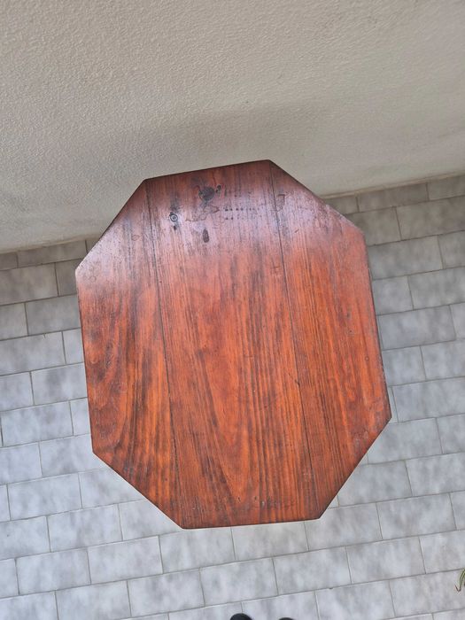 Mesa em Madeira Rústica