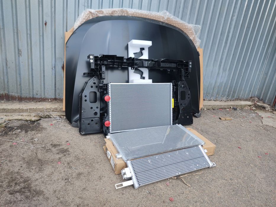 Радіатор Jeep Compass cherokee.  Компас черокі охолодження кондиціонер