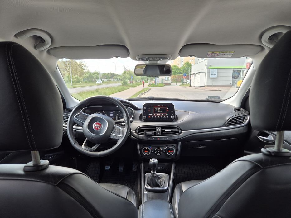 Wynajem samochodu Fiat Tipo, LPG, Bogata wersja