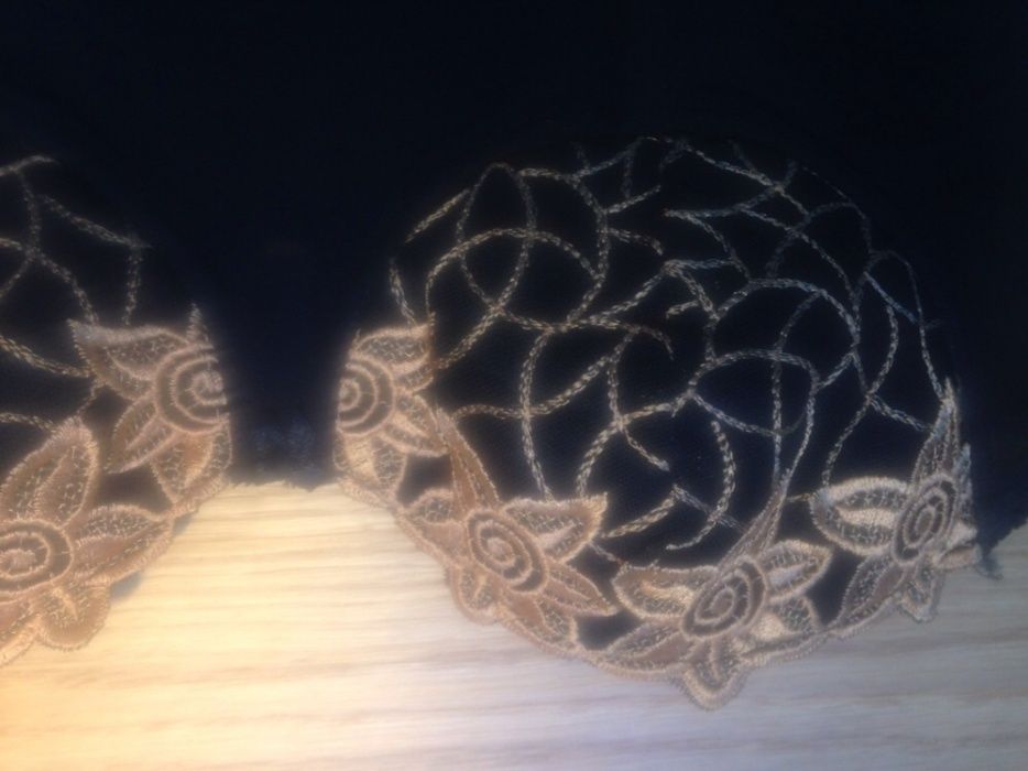 Gorset ze złotym haftem