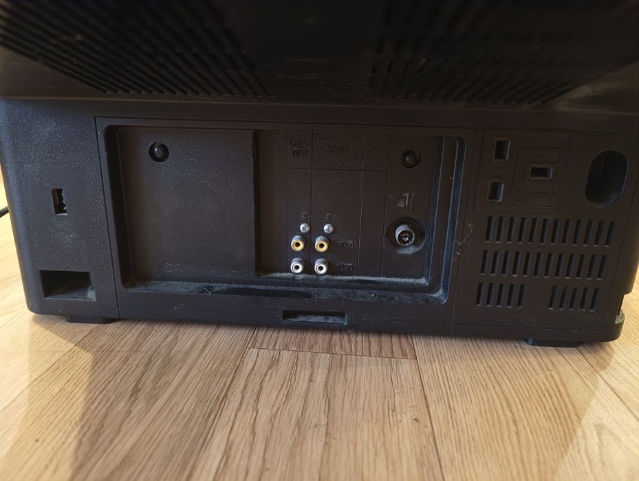Телевизор JVC AV-2104CE