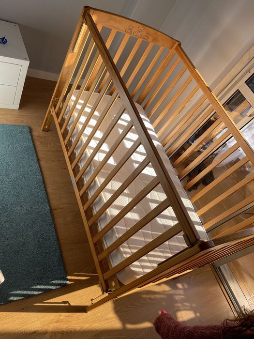 Berço de bebé c/ colchão ortopédico como Novo