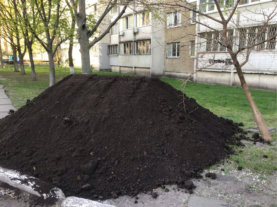 Чорнозем, грунтосуміш, торф