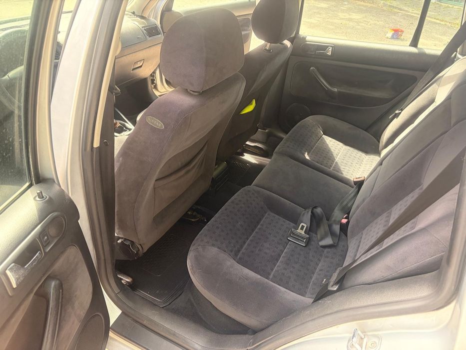VW Golf 4 Variant Comfortline 1.9 TDI 100cv | 2001 | 290.000 km | Prata