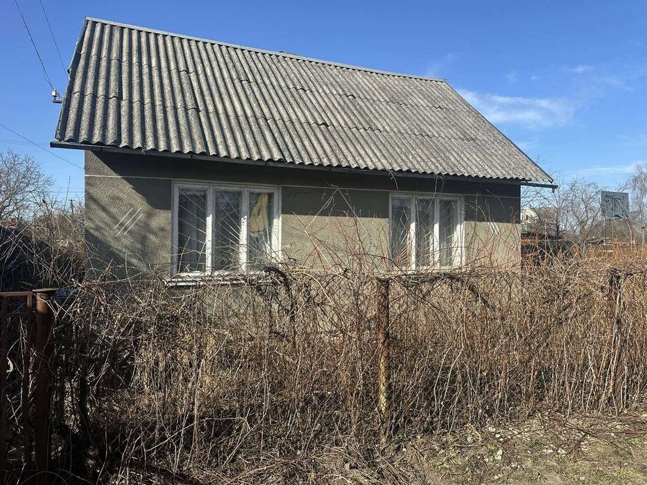 Ділянка 5,4 сотки з дачним будинком в обжитому кооперативі