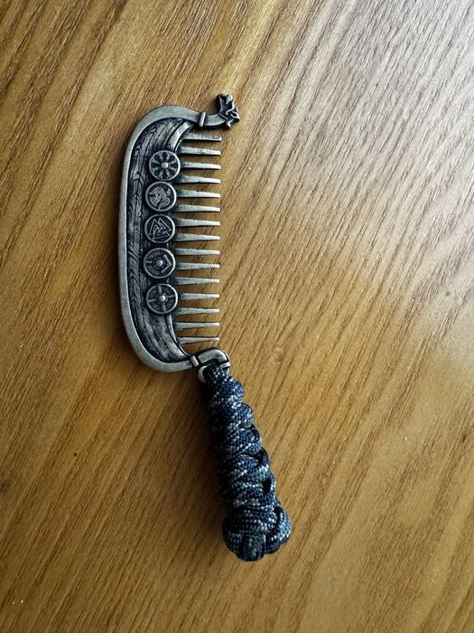 Гребінець «драккар» з темляком