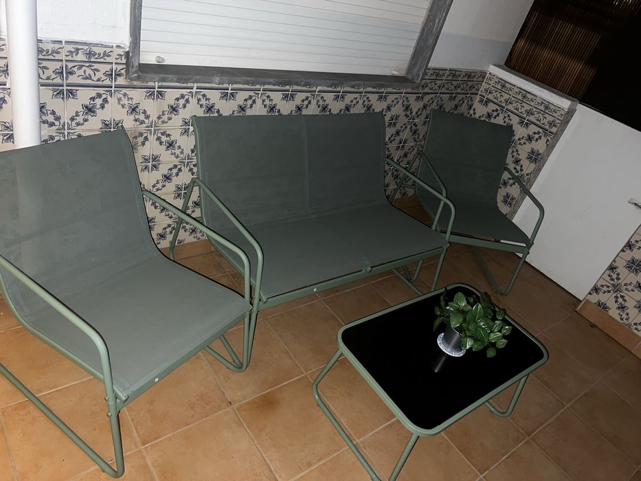 Conjunto de jardim - cadeiras e mesa - 4 lugares
