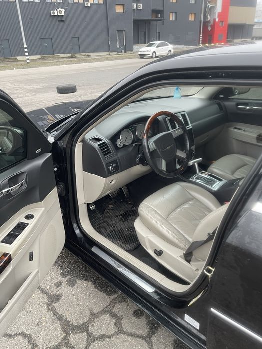 Продам Chrysler 300c