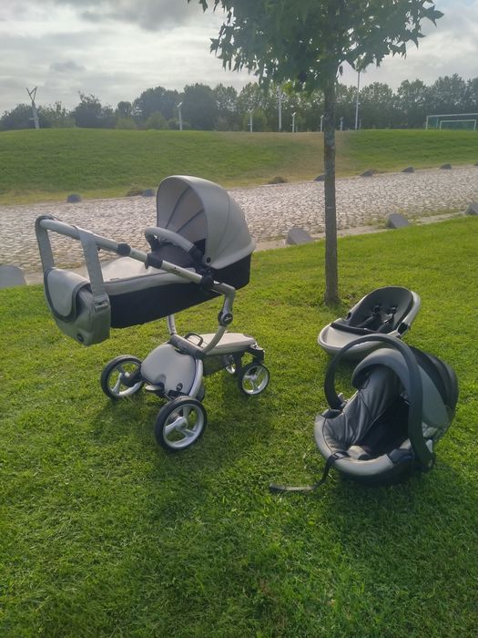 Carrinho de bebê Mima trio