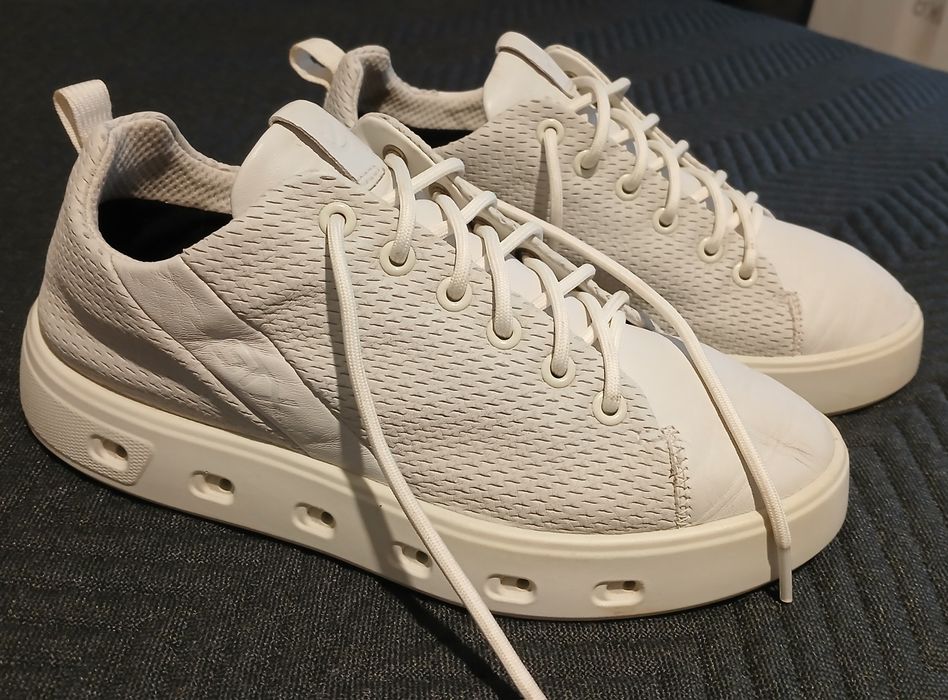 Damskie sneakersy 38  Ecco skóra  gore- tex
