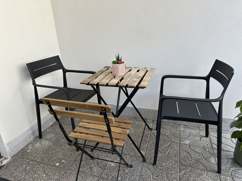 Mesa exterior + cadeiras