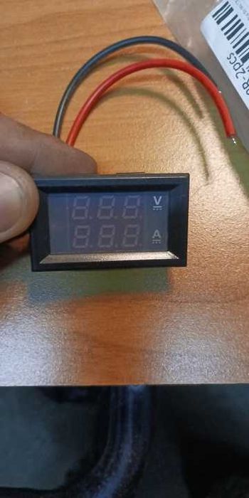 Измеритель цифровой напряжения и тока 0-100В / 10А, с двойным дисплеем