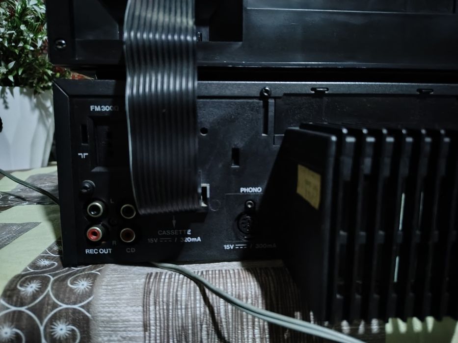 Комплект ресивер PHILIPS FR 445 та касетна дека FC 450 з акустикою